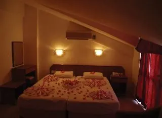 Rosy مرمريس